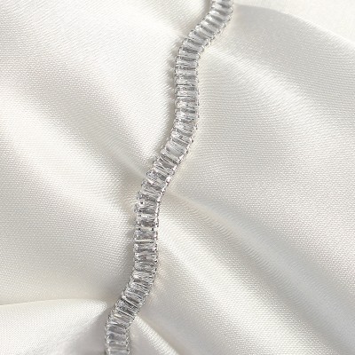 Pirinç Gümüş Renk Su Yolu Zirkon Taşlı Model Kadın Bileklik