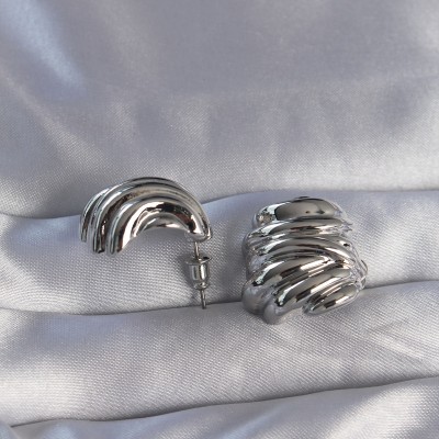 Pirinç Gümüş Renk Tırtıklı Bombe Model Küpe