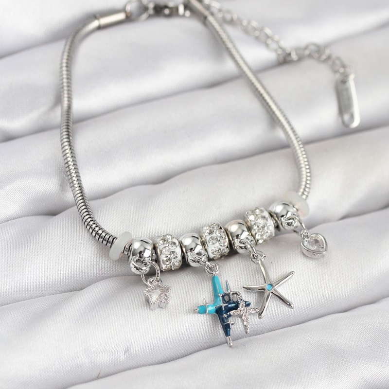 Pirinç Gümüş Renk Yıldız Model Charmlı Kadın Bileklik