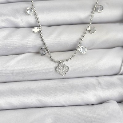 Pirinç Gümüş Renk Yonca Model Kadın Kolye