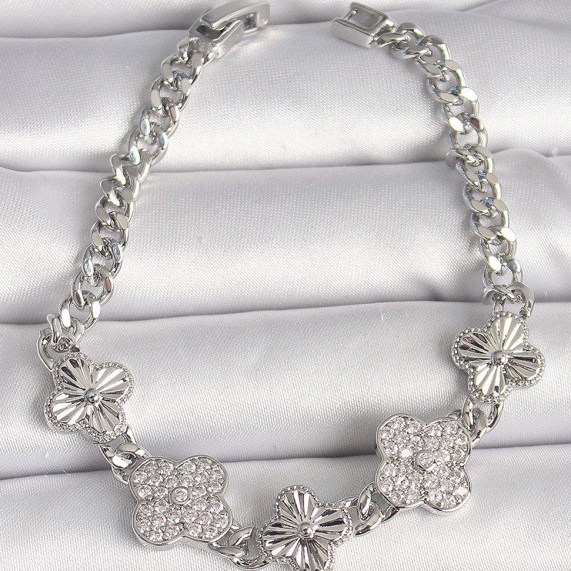 Pirinç Gümüş Renk Zincir Yonca Model Kadın Bileklik