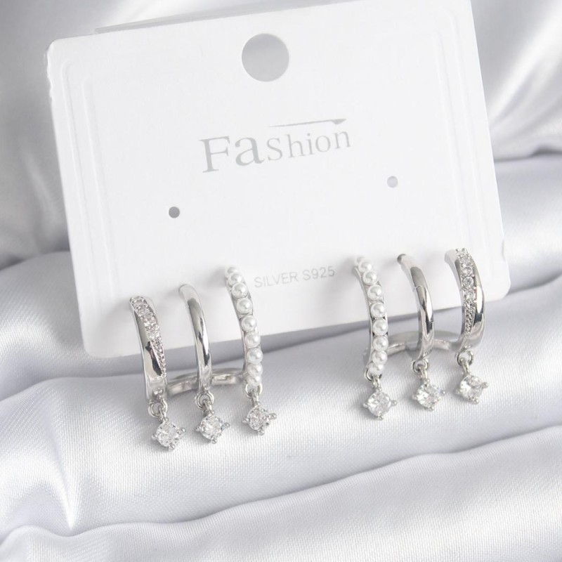 Pirinç Gümüş Renk Zirkon Taş Detay İncili Kadın Küpe