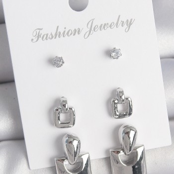 Pirinç Gümüş Renk Zirkon Taş Detay Sallantılı Kare Model 3 Çift Kadın Küpe Seti