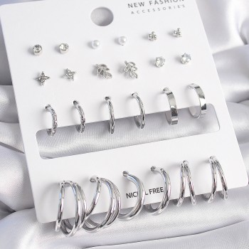 Pirinç Gümüş Renk Zirkon Taşlı 12 Çift Küpe Seti