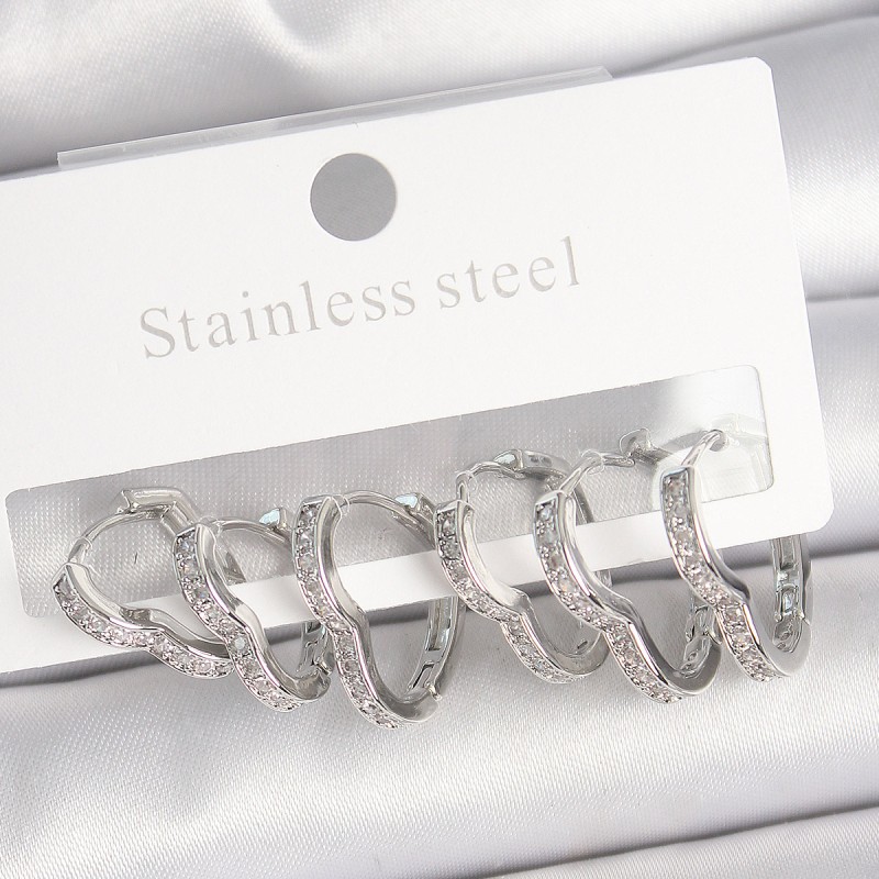 Pirinç Gümüş Renk Zirkon Taşlı 3 Çift Kalp Model Kadın Küpe