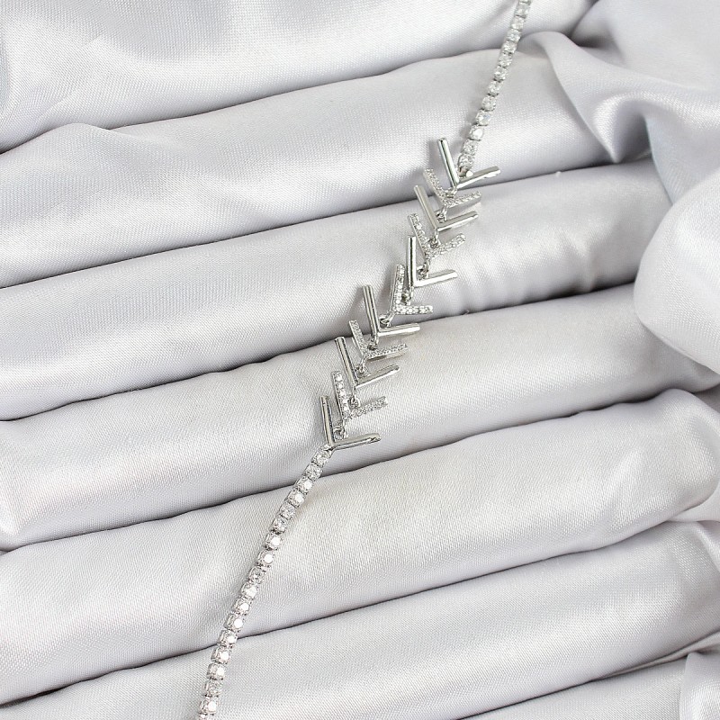 Pirinç Gümüş Renk Zirkon Taşlı Balık Sırtı Kadın Bileklik