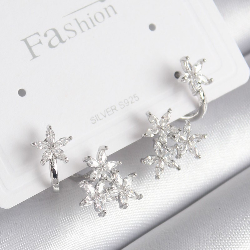 Pirinç Gümüş Renk Zirkon Taşlı Çiçek Tasarım Kadın Küpe