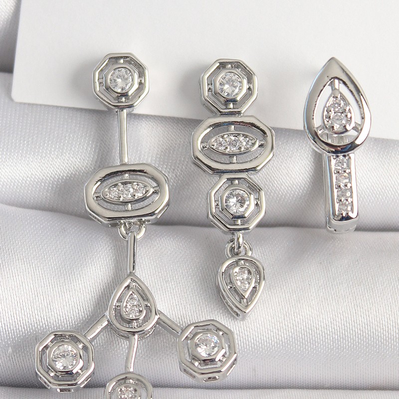 Pirinç Gümüş Renk Zirkon Taşlı Geometrik Model 3'Lü Kadın Kombin Küpe