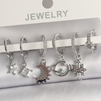 Pirinç Gümüş Renk Zirkon Taşlı Gezgen Model Kadın Küpe Seti