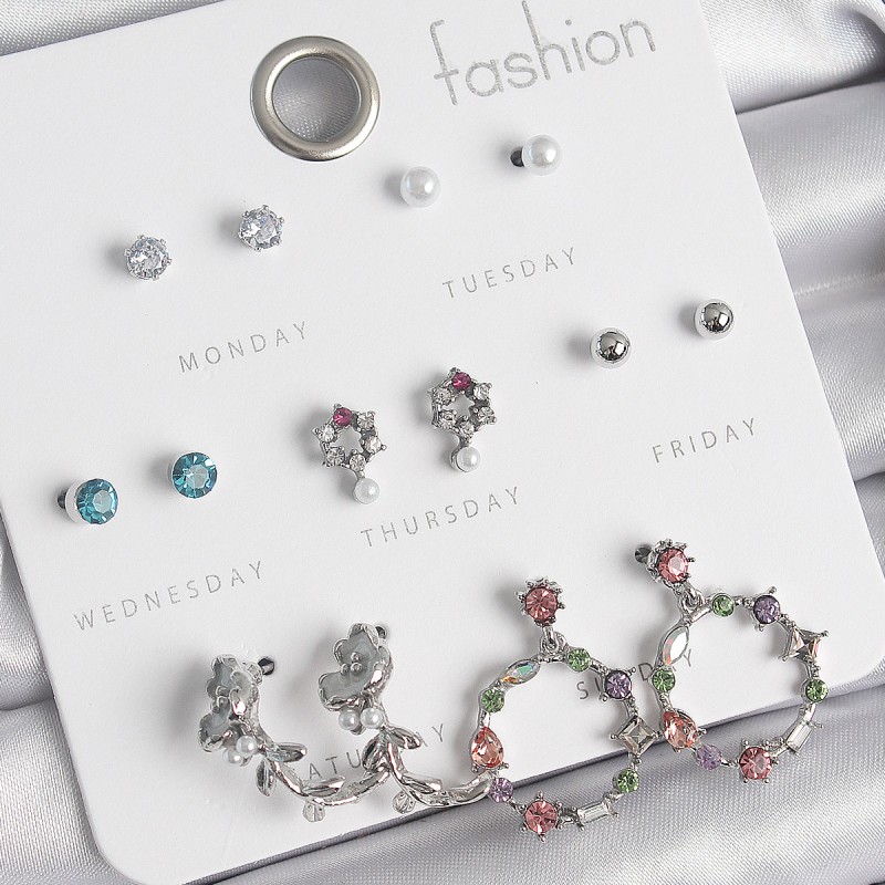 Pirinç Gümüş Renk Zirkon Taşlı Gül Figür Halka Model 7 Çift Kadın Küpe Seti