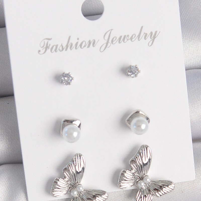 Pirinç Gümüş Renk Zirkon Taşlı İnci Detaylı Kelebek Model 3 Çift Kadın Küpe Seti