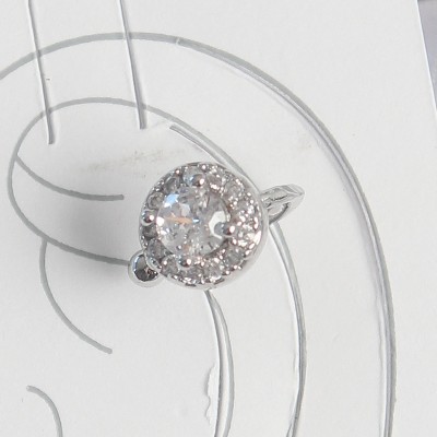 Pirinç Gümüş Renk Zirkon Taşlı Kadın Kıkırdak Model Küpe