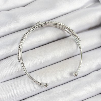 Pirinç Gümüş Renk Zirkon Taşlı Kalp Detaylı Kadın Bileklik