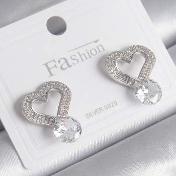 Pirinç Gümüş Renk Zirkon Taşlı Kalp Model Damla Zirkon Taş Detay Kadın Küpe