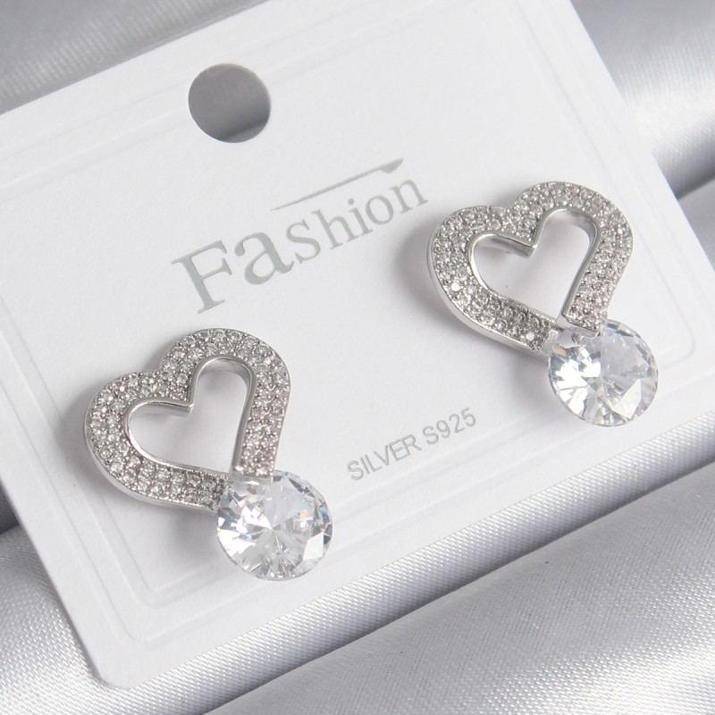 Pirinç Gümüş Renk Zirkon Taşlı Kalp Model Damla Zirkon Taş Detay Kadın Küpe