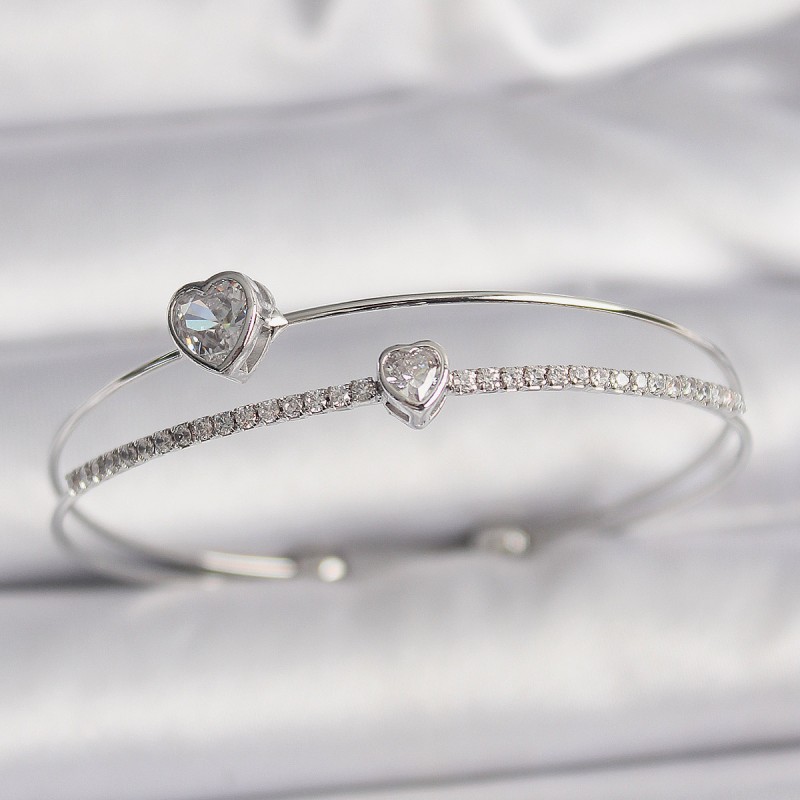 Pirinç Gümüş Renk Zirkon Taşlı Kalp Model Kadın Bileklik