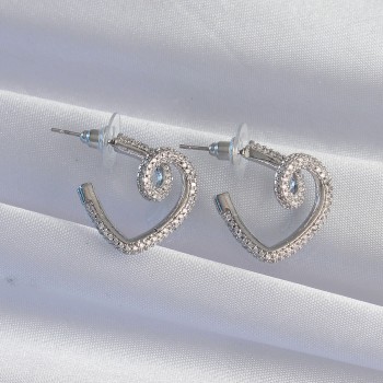 Pirinç Gümüş Renk Zirkon Taşlı Kıvrımlı Yarım Kalp Küpe