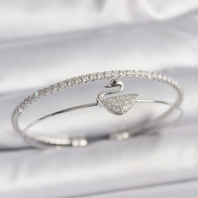 Pirinç Gümüş Renk Zirkon Taşlı Kuğu Model Kadın Bileklik