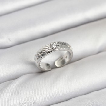 Pirinç Gümüş Renk Zirkon Taşlı Kutup Yıldızı Model Kadın Yüzük