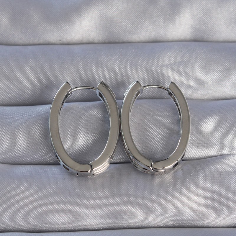 Pirinç Gümüş Renk Zirkon Taşlı Oval Model Küpe