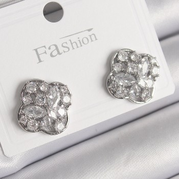 Pirinç Gümüş Renk Zirkon Taşlı Yonca Model Kadın Küpe