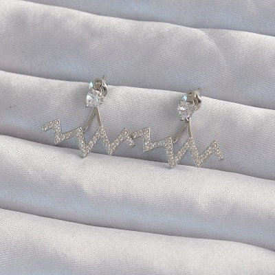 Pirinç Gümüş Renk Zirkon Taşlı Zikzak Küpe