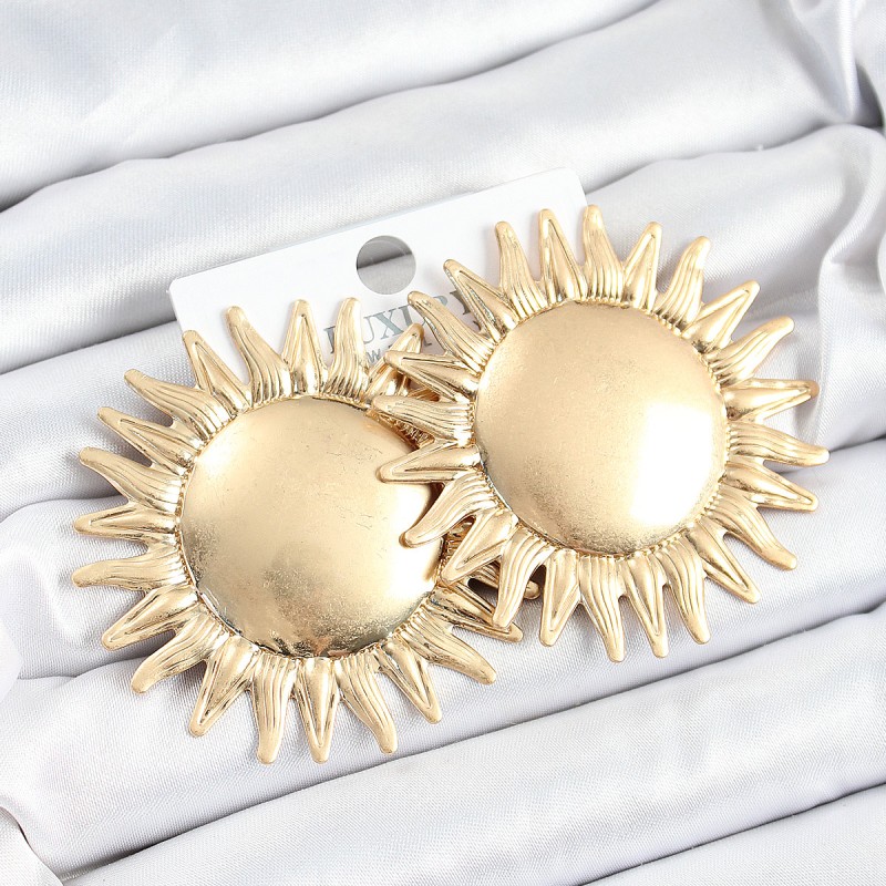 Pirinç Güneş Model Gold Renk Kadın Küpe