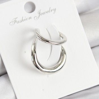 Pirinç Halka Model Gümüş Renk Sağ Kıkırdak Küpe