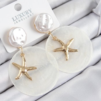 Pirinç İncili Deniz Kabuğu Figürlü Sedef Model Gold Renk Kadın Küpe