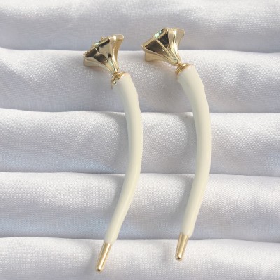 Pirinç Krem Renk Botega Küpe