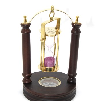 Pirinç Kum Saati Ve Pusula 