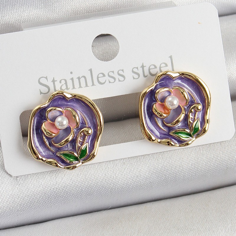 Pirinç Mor Mineli Çiçek Figürlü Sanatsal Portre Model Gold Renk Kadın Küpe