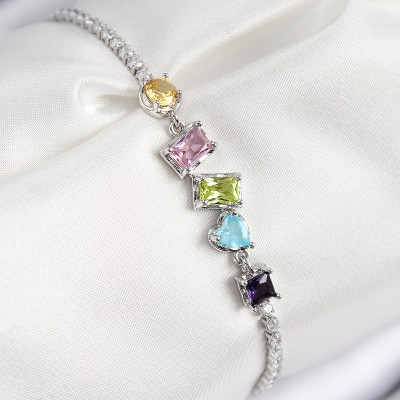 Pirinç Renkli Zirkon Taşlı Geometrik Model Gümüş Renk Kadın Bileklik