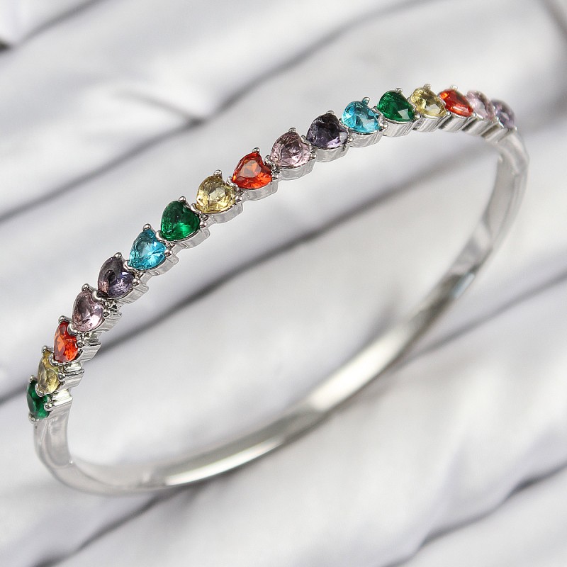 Pirinç Renkli Zirkon Taşlı Kalp Model Gümüş Renk Kadın Kelepçe