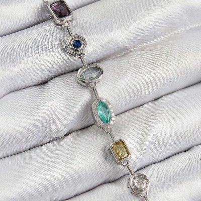 Pirinç Renkli Zirkon Taşlı Model Gümüş Renk 7 Element Kadın Y Kolye