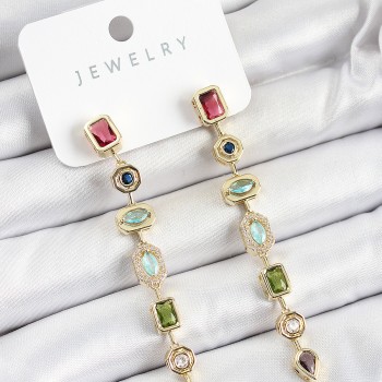 Pirinç Renkli Zirkon Taşlı Sallantılı Model Gold Renk Kadın Küpe