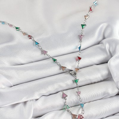 Pirinç Renkli Zirkon Taşlı Üçgen Model Gümüş Renk Kadın Y Kolye