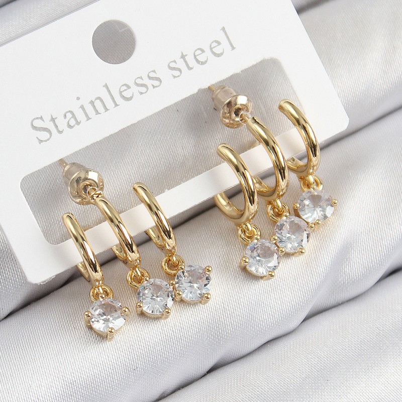 Pirinç Sallantılı Zirkon Taşlı Model Gold Renk Kadın Küpe