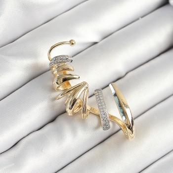 Pirinç Zirkon Taş Kaplamalı Sarmal Figürlü Gold Renk Kadın Sağ Kıkırdak Küpe