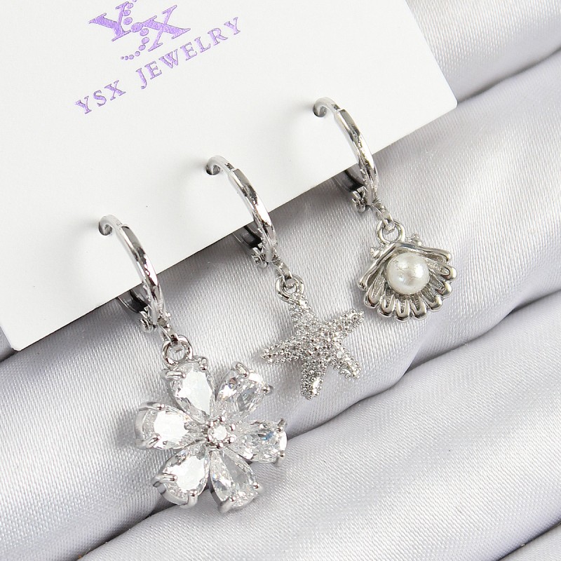 Pirinç Zirkon Taşlı 3'lü Çiçek Ve İstiridye Model Gümüş Renk Kadın Küpe