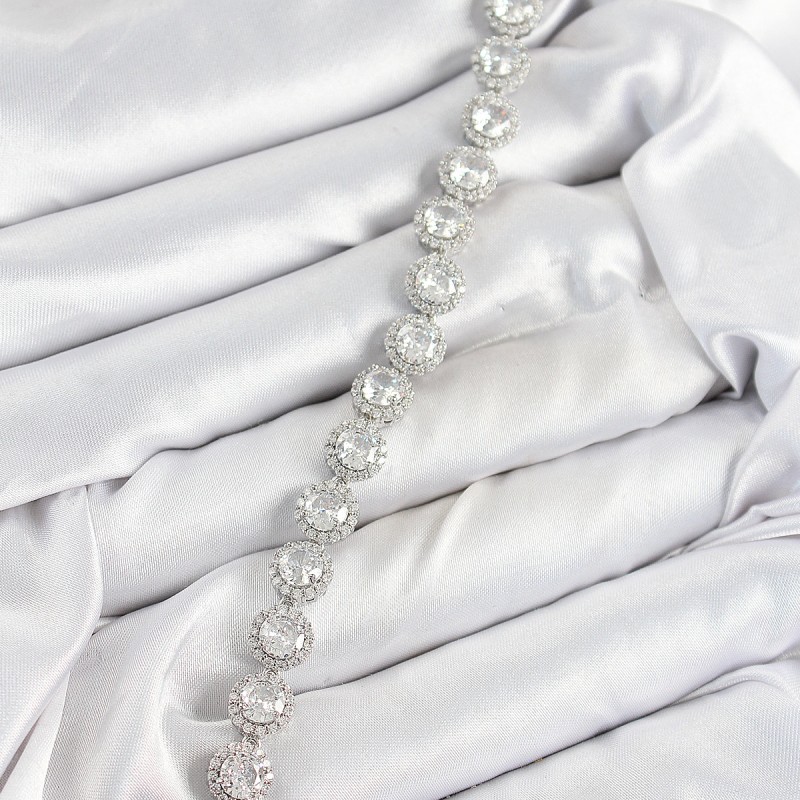 Pirinç Zirkon Taşlı Daire Baget Model Gümüş Renk VIP Seri Kadın Bileklik