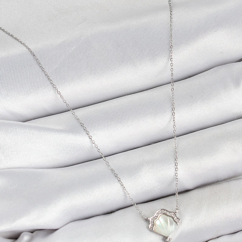 Pirinç Zirkon Taşlı İstiridye Model Gümüş Renk Kadın Kolye