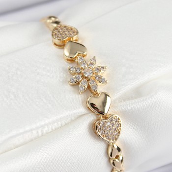 Pirinç Zirkon Taşlı Kalp Detaylı Çiçek Model Gold Renk Kadın Bileklik
