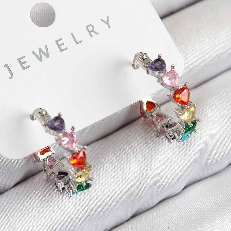 Pirinç Zirkon Taşlı Kalp Model Gümüş Renk Kadın Küpe