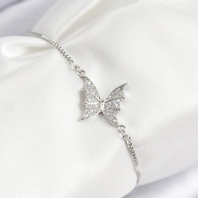 Pirinç Zirkon Taşlı Kelebek Model Gümüş Renk Asansörlü Kadın Bileklik