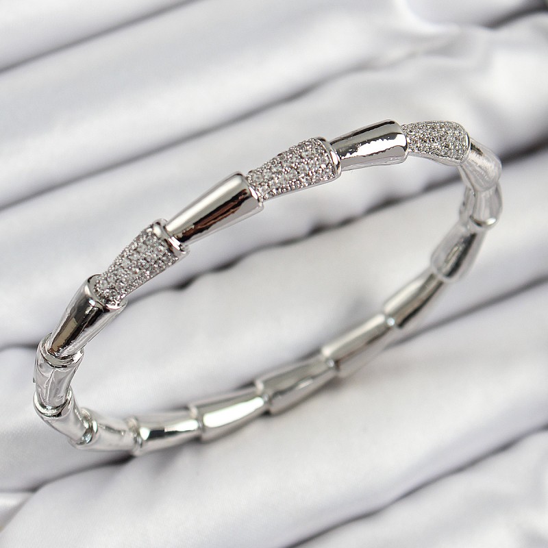 Pirinç Zirkon Taşlı Kemik Model Gümüş Renk Vip Kadın Bileklik