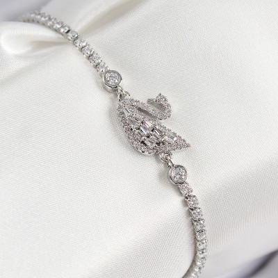 Pirinç Zirkon Taşlı Kuğu Model Gümüş Renk Kadın Bileklik