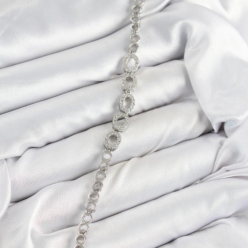 Pirinç Zirkon Taşlı Oval Model Gümüş Renk Kadın Bileklik