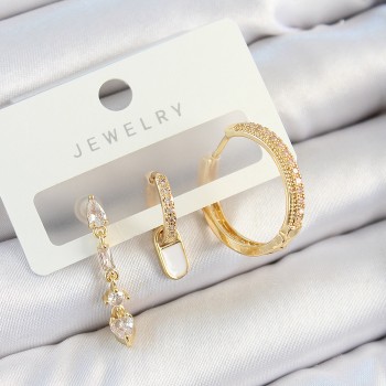 Pirinç Zirkon Taşlı Sallantılı Model Gold Renk 3'lü Çift Kadın Küpe Set