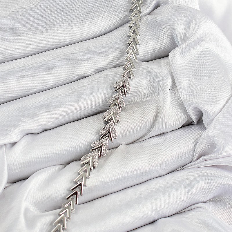 Pirinç Zirkon Taşlı Sıralı Ok Model Gümüş Renk Kadın Bileklik